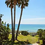ベッド・アンド・ブレックファスト La Terrazza Sul Mare