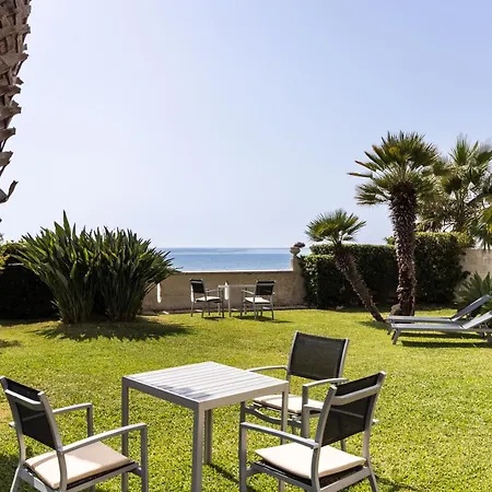 Bed & Breakfast La Terrazza Sul Mare 3*