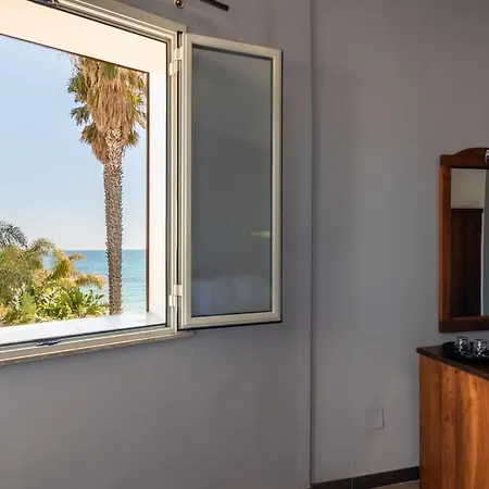 La Terrazza Sul Mare 4* Авола