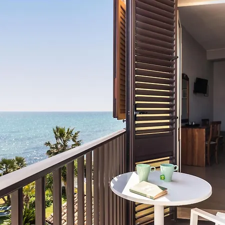 La Terrazza Sul Mare 阿沃拉