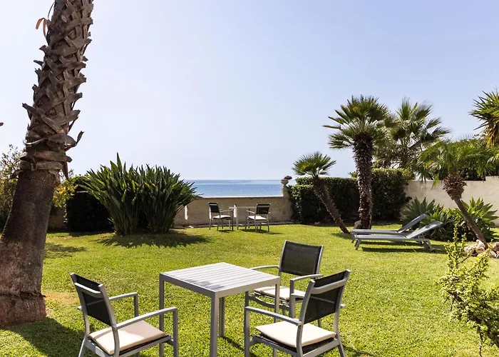 Bed and breakfast La Terrazza Sul Mare 4*