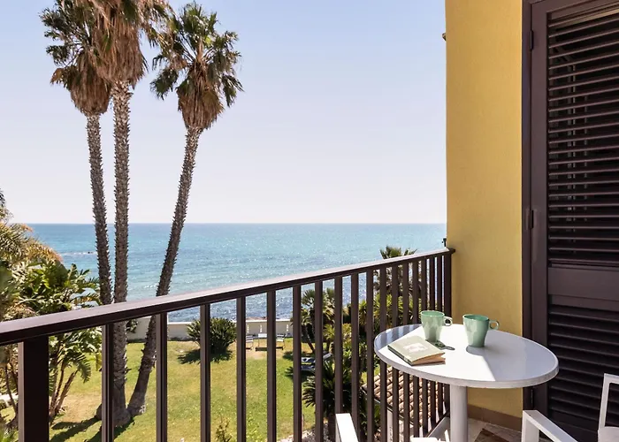 Bed and breakfast La Terrazza Sul Mare 4*